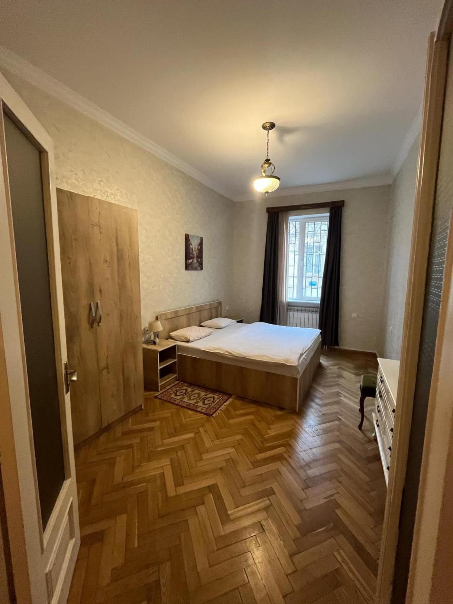 Vake Apartment Тбилиси Екстериор снимка